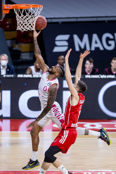 这两个人的 这两个人的