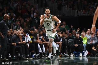 截然不同的 截然不同的