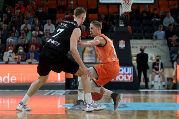 按照合同 按照合同